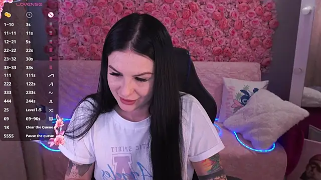 AmberDismond online show from May 11, 2026, 5:42 am