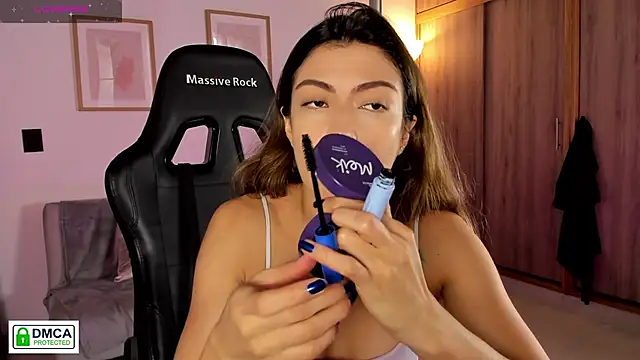 Lilabril online show from April 22, 2026, 2:35 pm