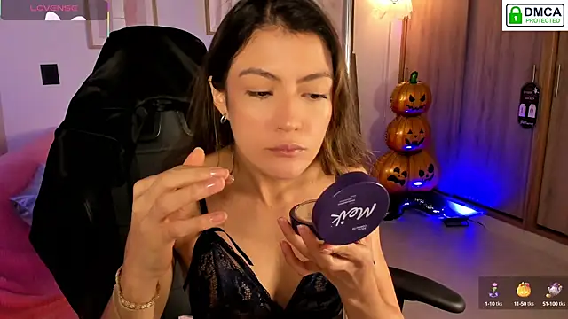 Lilabril online show from October 21, 2025, 2:38 pm