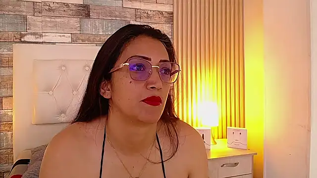 dayana mendoza69 online show from December 2, 2025, 3:03 pm