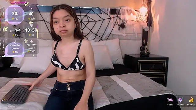 Snapshot of CharlotteMuller chatting on October 10, 2025, 8:31 pm CharlotteMuller online show from October 10, 2025, 8:31 pm