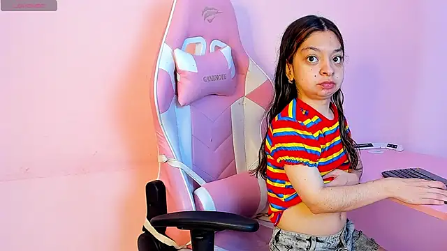 Snapshot of CharlotteMuller chatting on November 1, 2025, 8:46 pm CharlotteMuller online show from November 1, 2025, 8:46 pm