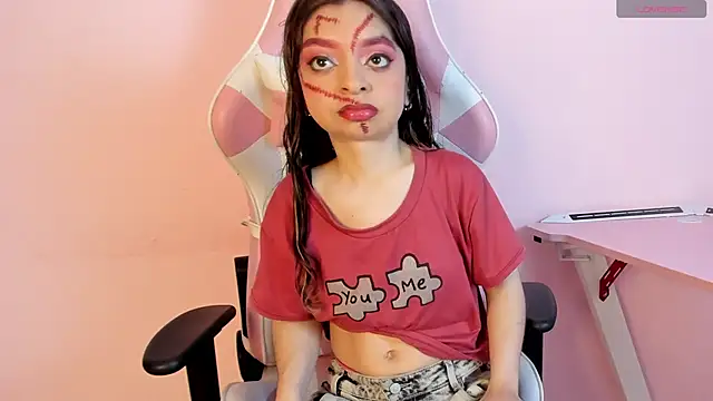 Snapshot of CharlotteMuller chatting on October 30, 2025, 9:01 pm CharlotteMuller online show from October 30, 2025, 9:01 pm