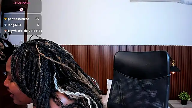 Snapshot of chanel_brunette chatting on February 23, 2025, 12:41 am chanel brunette online show from February 23, 2025, 12:41 am