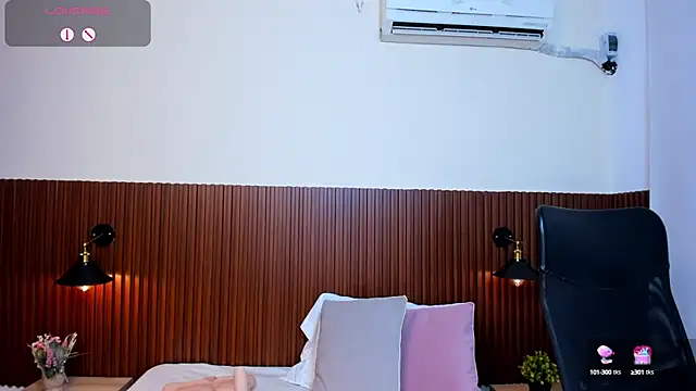 Snapshot of chanel_brunette chatting on February 25, 2025, 6:23 pm chanel brunette online show from February 25, 2025, 6:23 pm