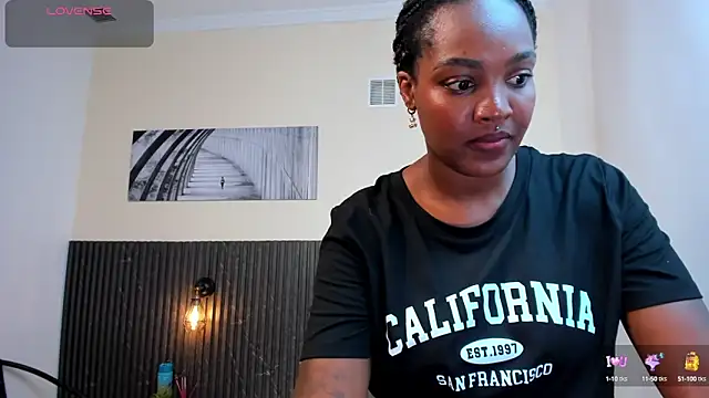 Snapshot of chanel_brunette chatting on March 3, 2025, 6:03 pm chanel brunette online show from March 3, 2025, 6:03 pm