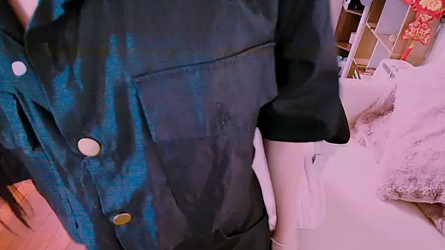 Lee Mi online show from February 15, 2026, 4:39 pm