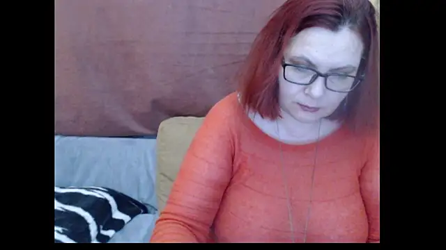 PlayfullMature online show from May 3, 2026, 4:06 am