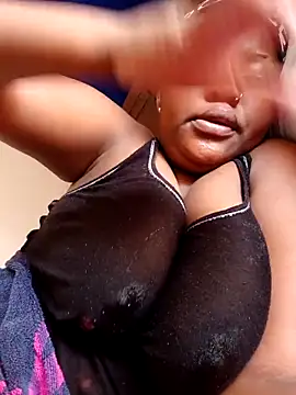 queennapal online show from February 26, 2026, 8:14 am