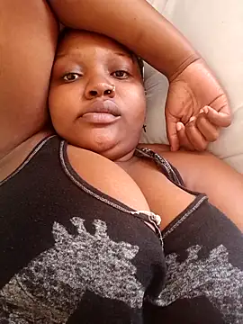 Snapshot of queennapal chatting on April 16, 2026, 11:33 am queennapal online show from April 16, 2026, 11:33 am