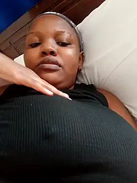 Snapshot of queennapal chatting on April 2, 2026, 4:41 am queennapal online show from April 2, 2026, 4:41 am