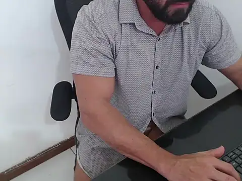 Snapshot of TopDaddy23 chatting on March 4, 2026, 7:43 pm TopDaddy23 online show from March 4, 2026, 7:43 pm