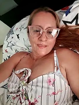 Snapshot of deisy_summers47x chatting on February 14, 2025, 4:31 pm deisy summers47x online show from February 14, 2025, 4:31 pm