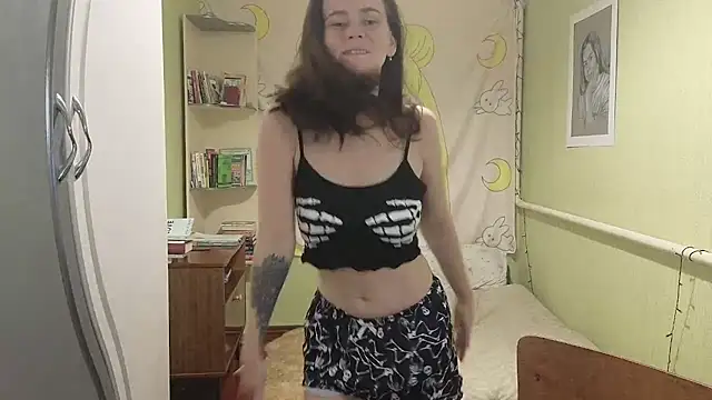 Riley Roo online show from October 27, 2025, 5:03 pm