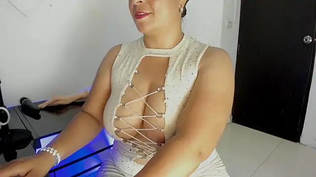 Snapshot of cathaarizti8 chatting on May 26, 2026, 2:59 pm cathaarizti8 online show from May 26, 2026, 2:59 pm