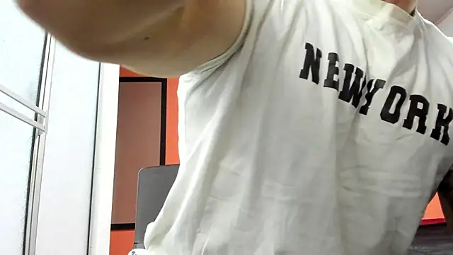 Snapshot of aquiles_51 chatting on February 4, 2026, 1:06 pm aquiles 51 online show from February 4, 2026, 1:06 pm