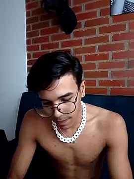 MATEO SWEET online show from February 17, 2025, 9:32 pm