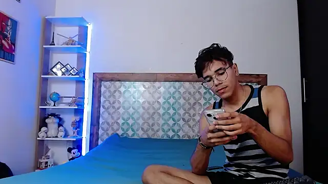 MATEO SWEET online show from March 16, 2025, 9:05 pm