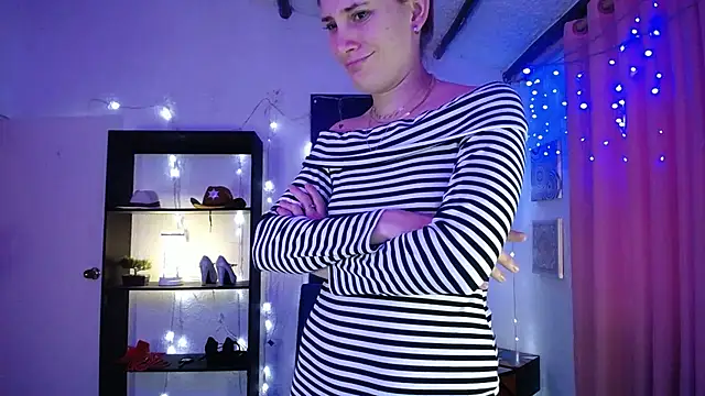 Snapshot of IsaBaileys_ chatting on February 11, 2025, 7:16 pm IsaBaileys online show from February 11, 2025, 7:16 pm