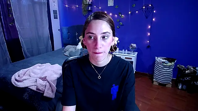 Snapshot of IsaBaileys_ chatting on September 15, 2025, 9:48 pm IsaBaileys online show from September 15, 2025, 9:48 pm