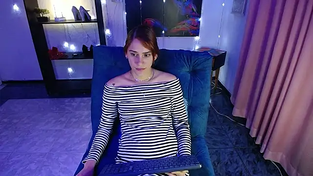 Snapshot of IsaBaileys_ chatting on February 11, 2025, 10:18 pm IsaBaileys online show from February 11, 2025, 10:18 pm