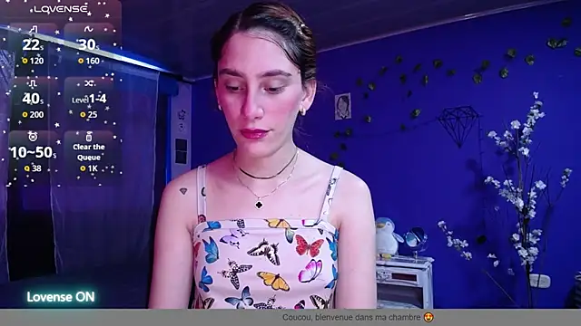 Snapshot of IsaBaileys_ chatting on October 5, 2025, 8:10 pm IsaBaileys online show from October 5, 2025, 8:10 pm