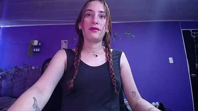 Snapshot of IsaBaileys_ chatting on September 25, 2025, 8:15 pm IsaBaileys online show from September 25, 2025, 8:15 pm