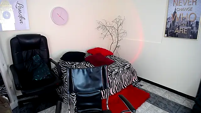 Snapshot of IsaBaileys_ chatting on March 14, 2025, 7:55 pm IsaBaileys online show from March 14, 2025, 7:55 pm