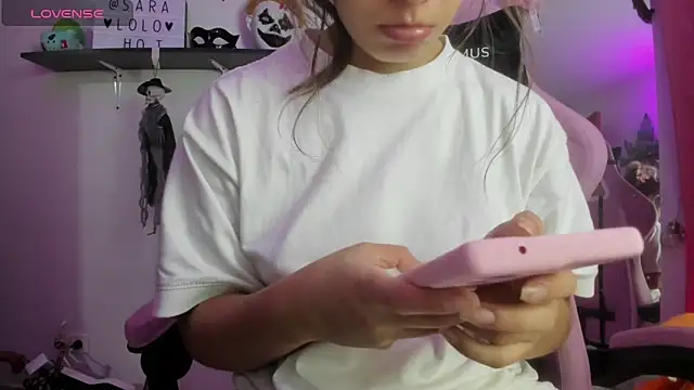 Snapshot of saralolo420 chatting on October 21, 2025, 12:00 am saralolo420 online show from October 21, 2025, 12:00 am