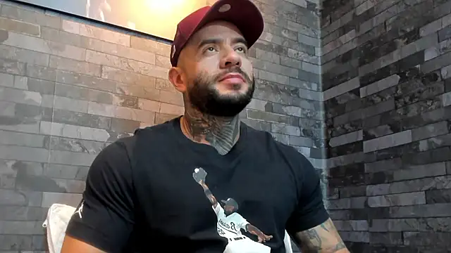 BruceDallas online show from January 13, 2026, 2:37 am