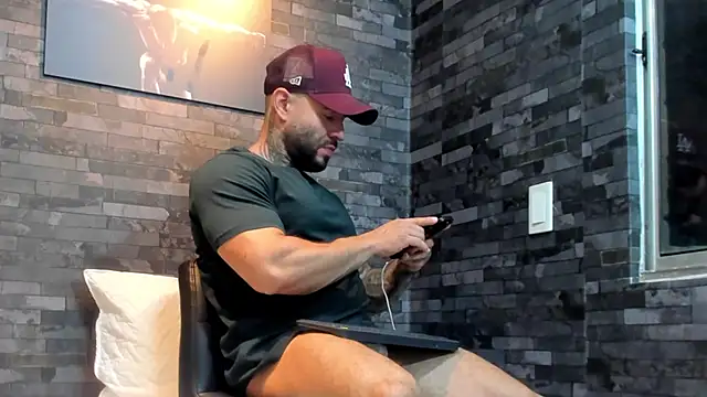 BruceDallas online show from March 12, 2026, 4:18 am