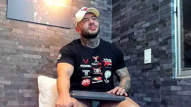 BruceDallas online show from February 4, 2026, 12:27 am