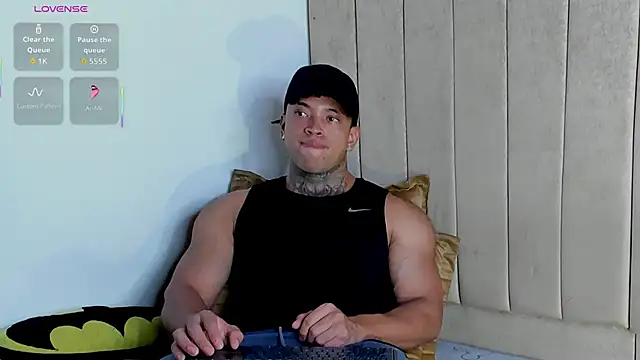 Snapshot of Stiven_collins chatting on May 19, 2026, 5:03 am Stiven collins online show from May 19, 2026, 5:03 am