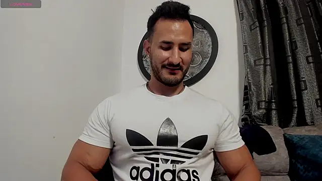 curt xxx online show from May 15, 2026, 2:53 am