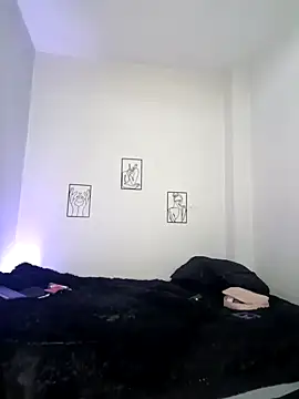 Snapshot of ale_blossom chatting on December 5, 2024, 4:50 pm ale blossom online show from December 5, 2024, 4:50 pm