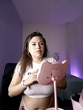 Snapshot of ale_blossom chatting on January 15, 2025, 3:00 am ale blossom online show from January 15, 2025, 3:00 am