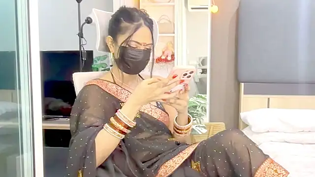 Snapshot of Monalisadon018 chatting on January 17, 2026, 5:49 pm Monalisadon018 online show from January 17, 2026, 5:49 pm