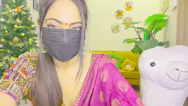 Snapshot of Monalisadon018 chatting on February 15, 2026, 4:35 am Monalisadon018 online show from February 15, 2026, 4:35 am