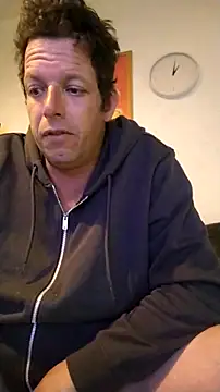 Knuffelstaaf123 online show from April 20, 2026, 1:13 pm