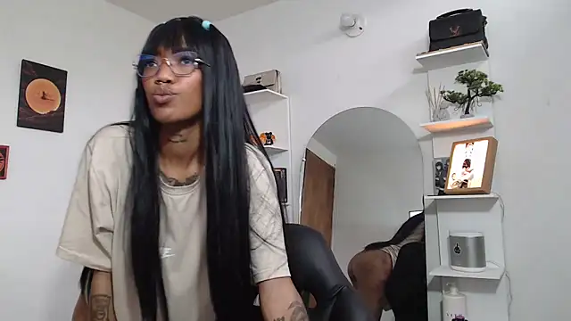 Snapshot of Honey-420- chatting on May 17, 2026, 3:12 pm Honey-420- online show from May 17, 2026, 3:12 pm