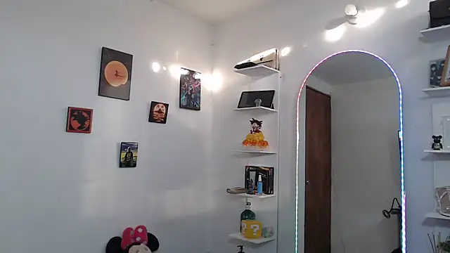 Snapshot of Honey-420- chatting on May 23, 2026, 11:20 am Honey-420- online show from May 23, 2026, 11:20 am