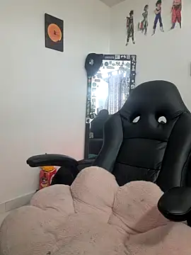 Honey-420- online show from October 19, 2025, 3:15 pm