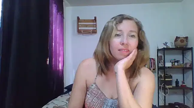 Snapshot of charlott_ponce chatting on February 8, 2025, 6:44 pm charlott ponce online show from February 8, 2025, 6:44 pm