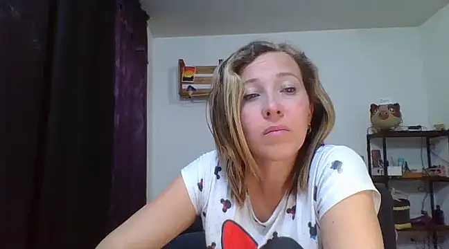 Snapshot of charlott_ponce chatting on January 22, 2025, 2:26 am charlott ponce online show from January 22, 2025, 2:26 am