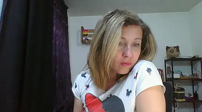 Snapshot of charlott_ponce chatting on January 24, 2025, 5:21 am charlott ponce online show from January 24, 2025, 5:21 am