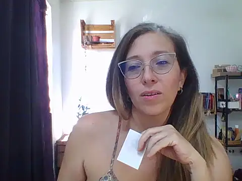 Snapshot of charlott_ponce chatting on December 16, 2025, 6:01 pm charlott ponce online show from December 16, 2025, 6:01 pm