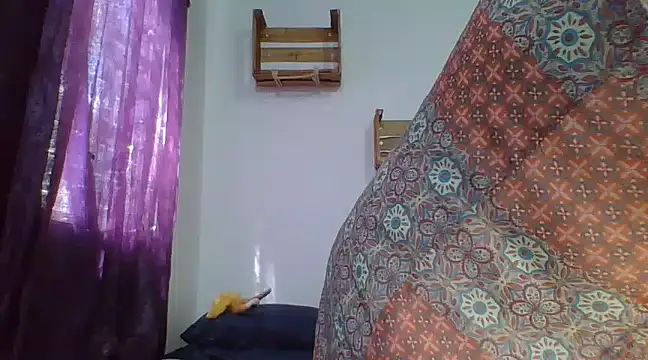 Snapshot of charlott_ponce chatting on February 5, 2025, 7:10 pm charlott ponce online show from February 5, 2025, 7:10 pm