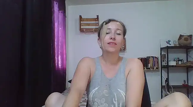 Snapshot of charlott_ponce chatting on February 14, 2025, 6:51 pm charlott ponce online show from February 14, 2025, 6:51 pm