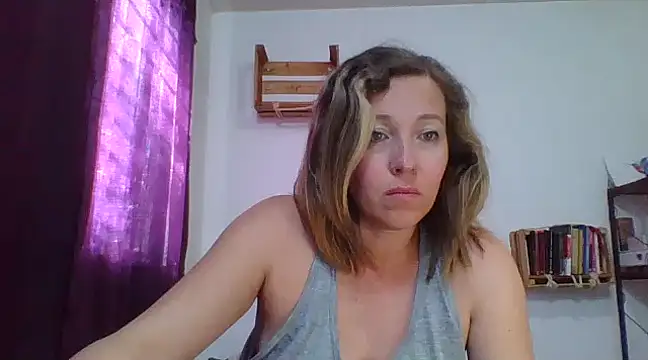Snapshot of charlott_ponce chatting on February 10, 2025, 8:21 pm charlott ponce online show from February 10, 2025, 8:21 pm