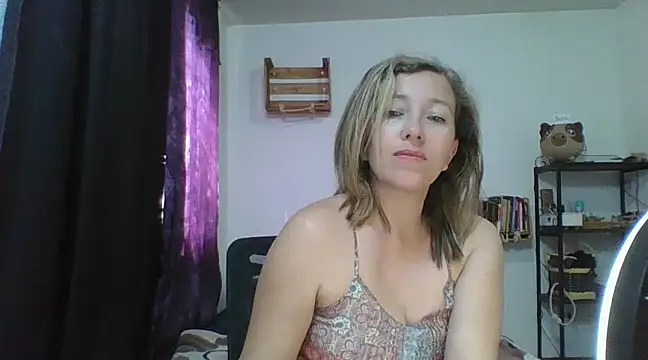 Snapshot of charlott_ponce chatting on February 4, 2025, 7:33 pm charlott ponce online show from February 4, 2025, 7:33 pm